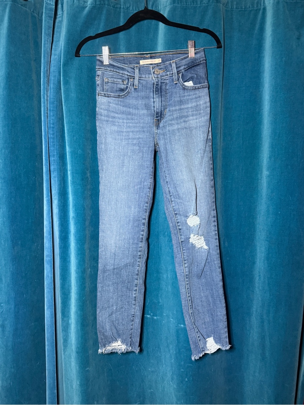 Women’s Mid-Blue Distressed Skinny Jeans
